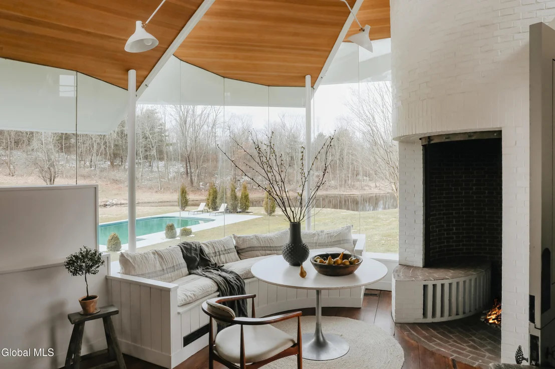 Photo of 433 Rapp Road