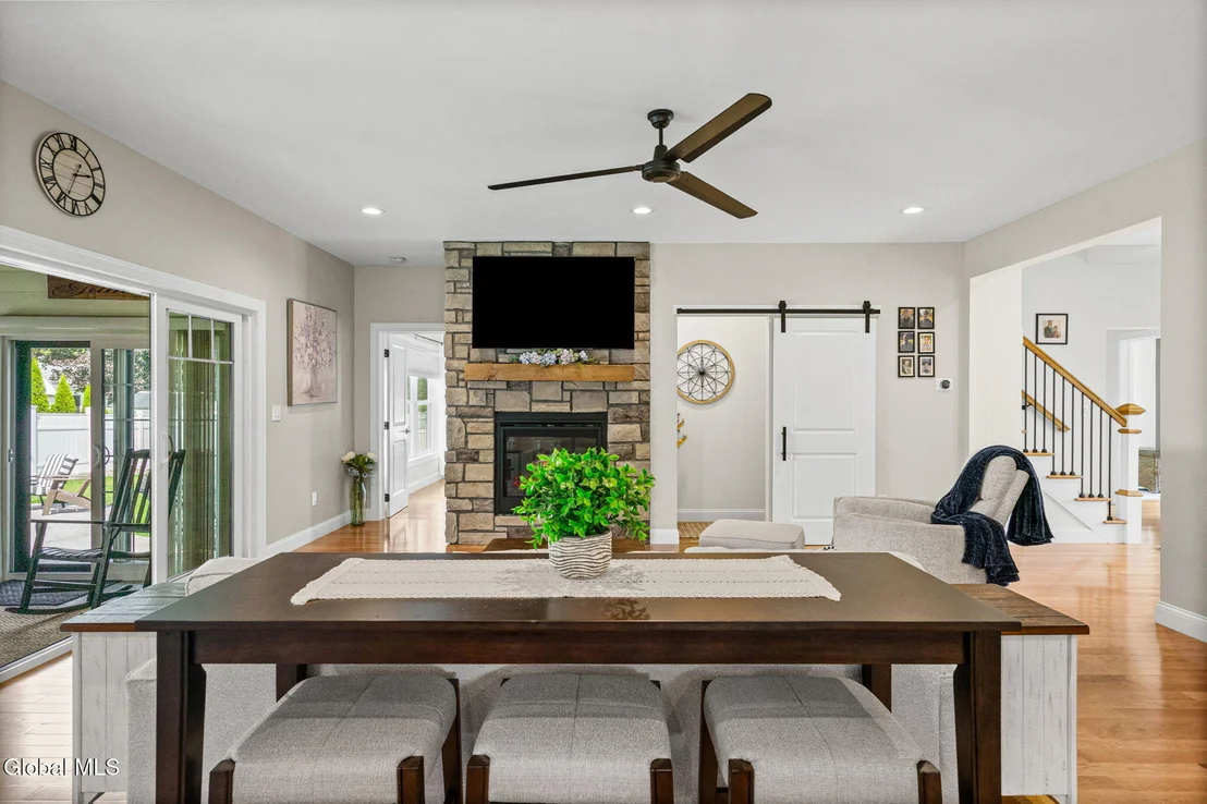 Photo of 1 Londonderry Way
