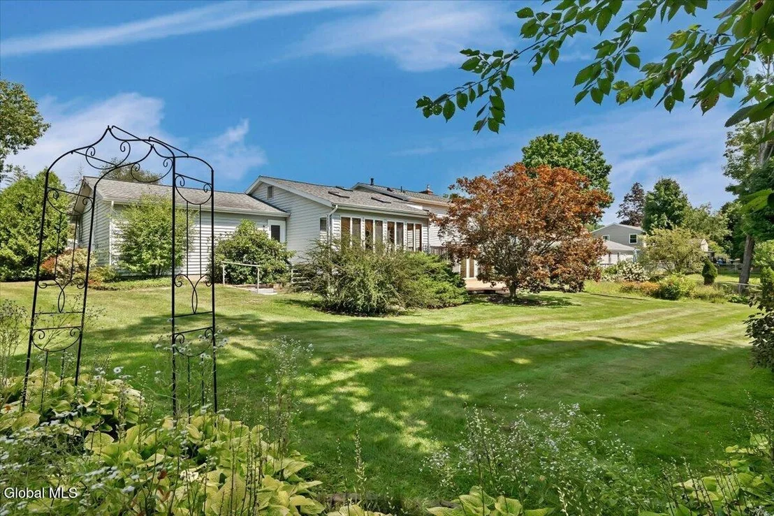 Photo of 109 Oakwood Drive