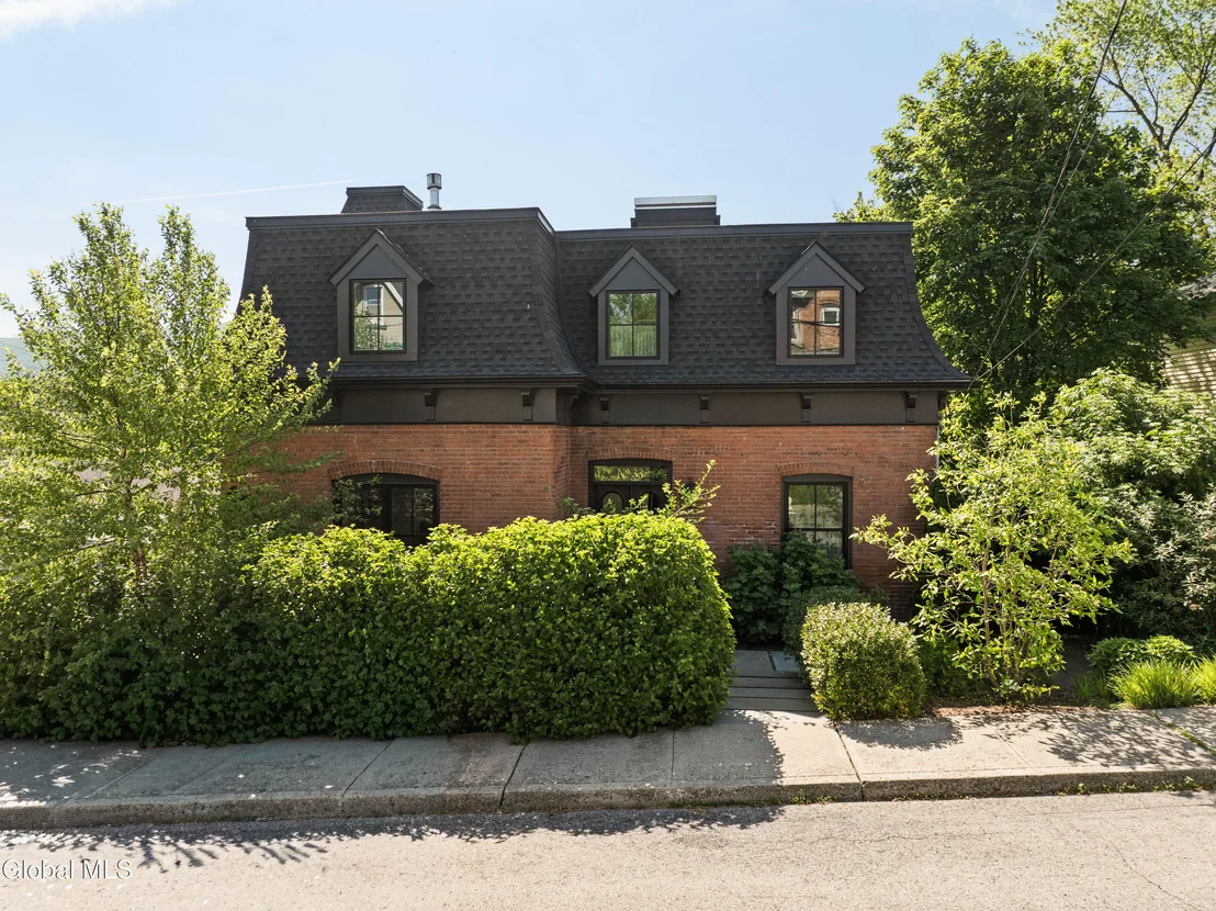 Photo of 33 Davis Street
