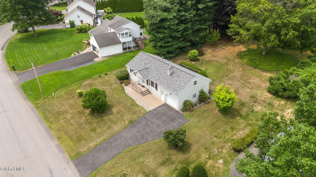 Photo of 2019 Debutante Manor