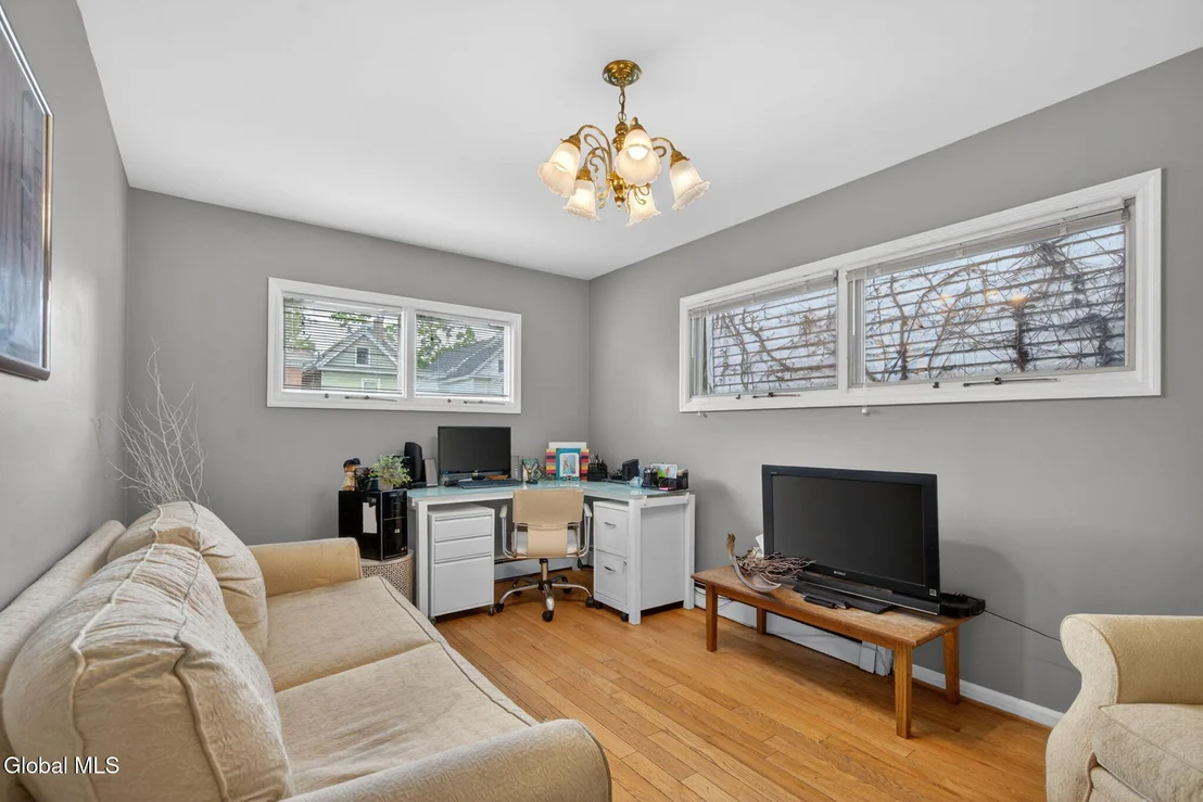 Photo of 446 Yates Street