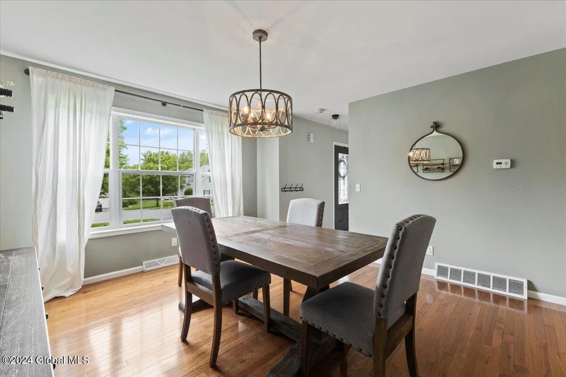 Photo of 927 Mac Arthur Drive