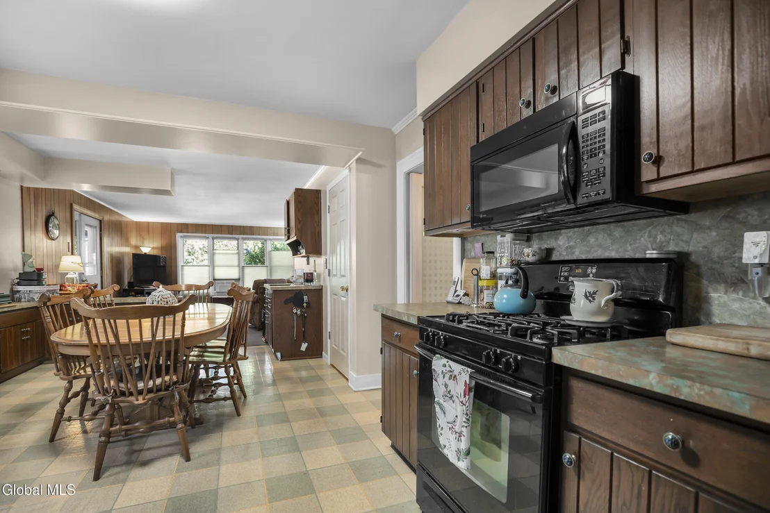 Photo of 820 Central Parkway