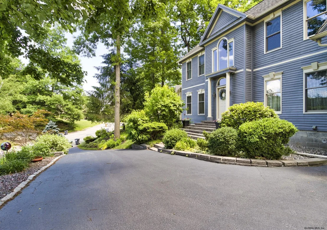 Photo of 54 OAK TREE Lane