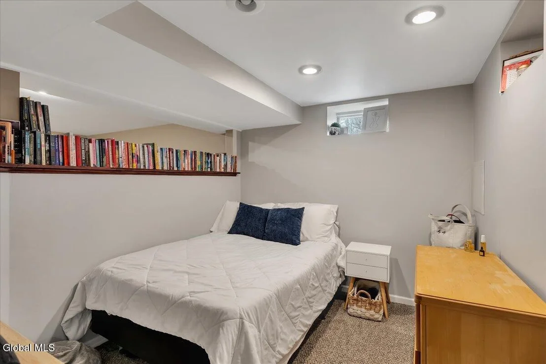 Photo of 128 Horizon Boulevard