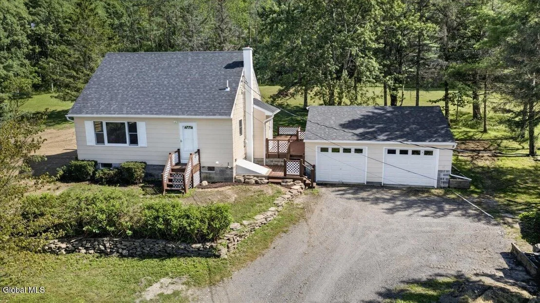 Photo of 886 NY-146