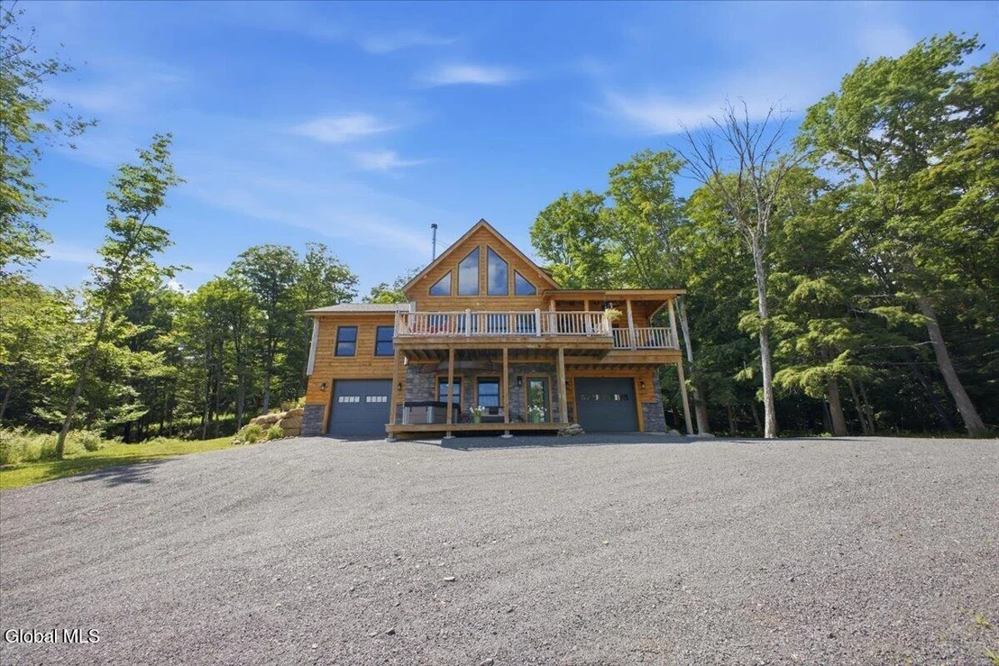 Photo of 1482 Tupper Road
