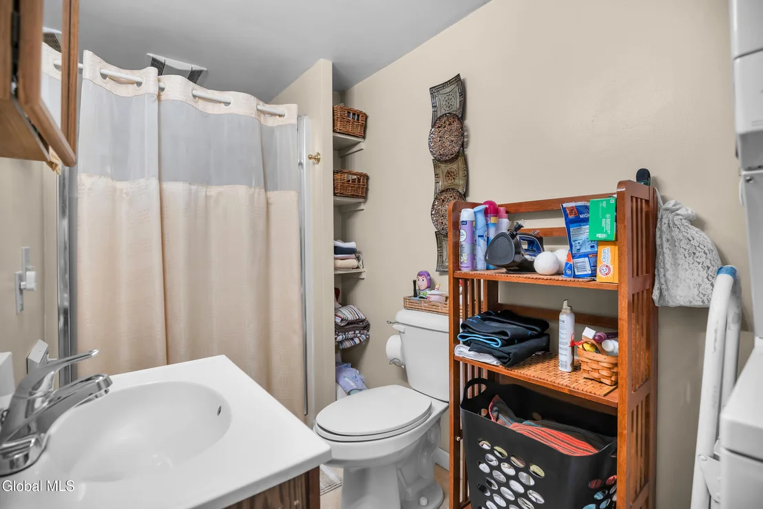 Photo of 820 Central Parkway