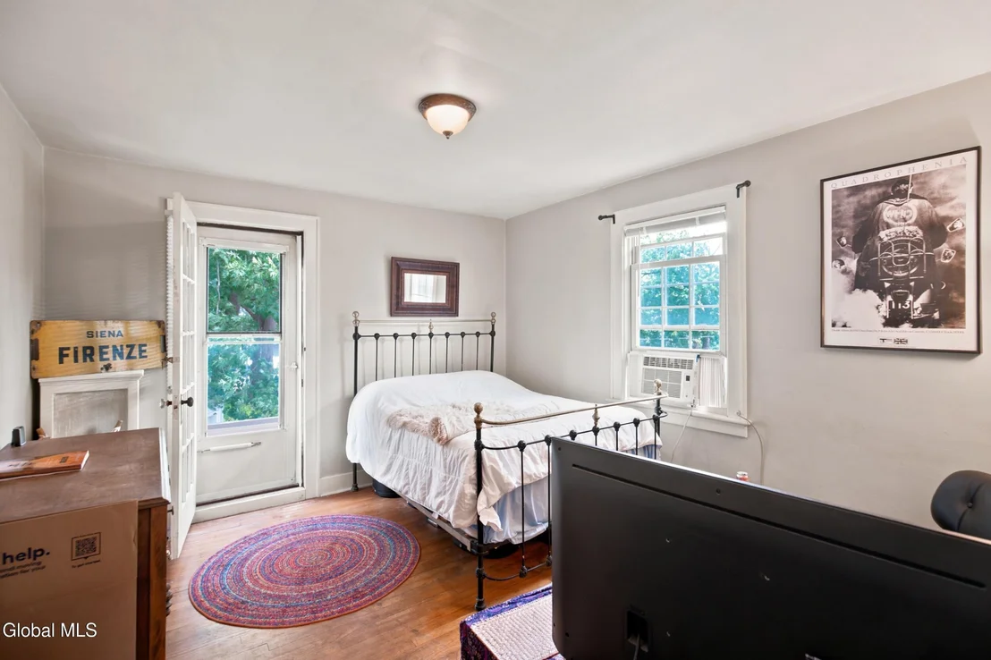 Photo of 1355 Union Street