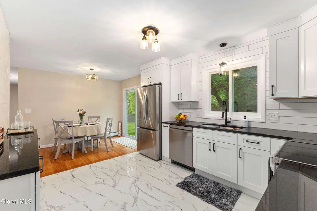 Photo of 34 Wolfert Avenue