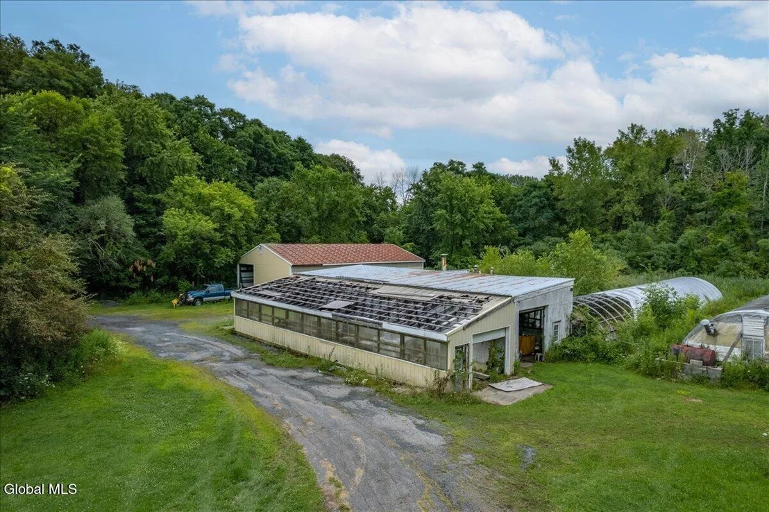 Photo of 4072 River Road