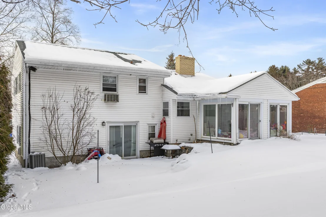 Photo of 27 Davis Avenue