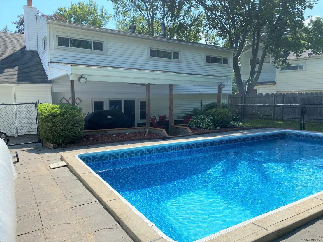 Photo of 4 JEAN Place