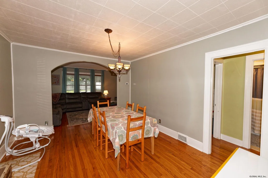 Photo of 308 SANDERS Avenue