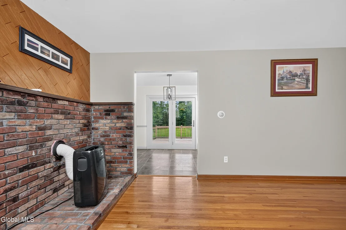Photo of 137 Mammoth Spring Road