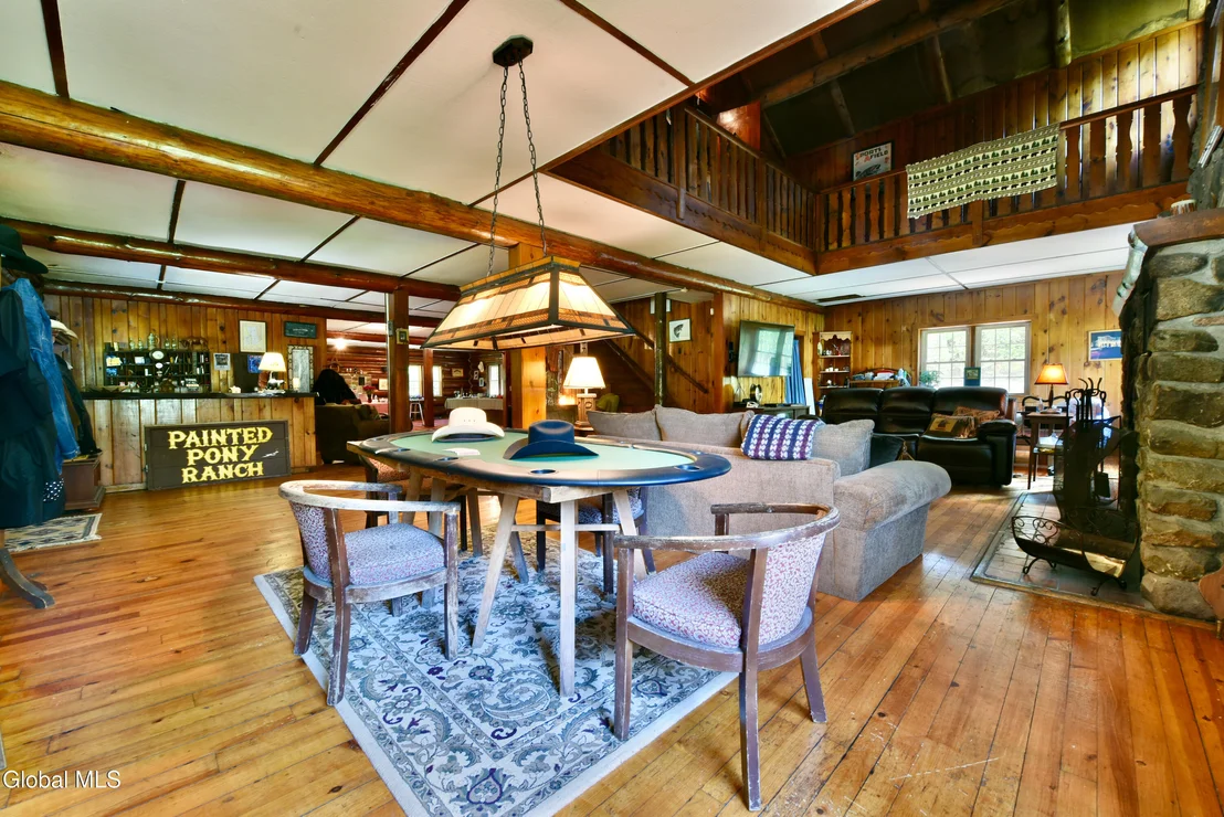 Photo of 746 Howe Road