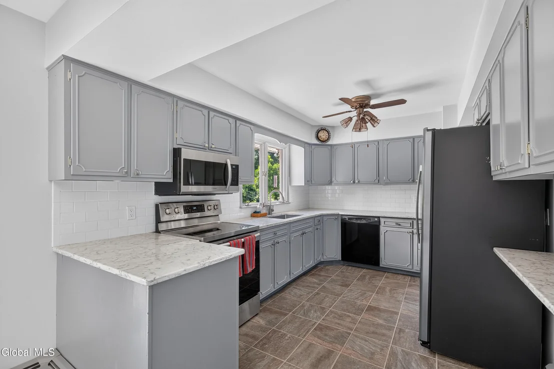 Photo of 137 Mammoth Spring Road