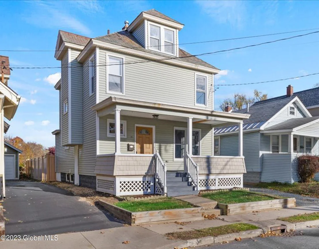 Photo of 160 6th Street