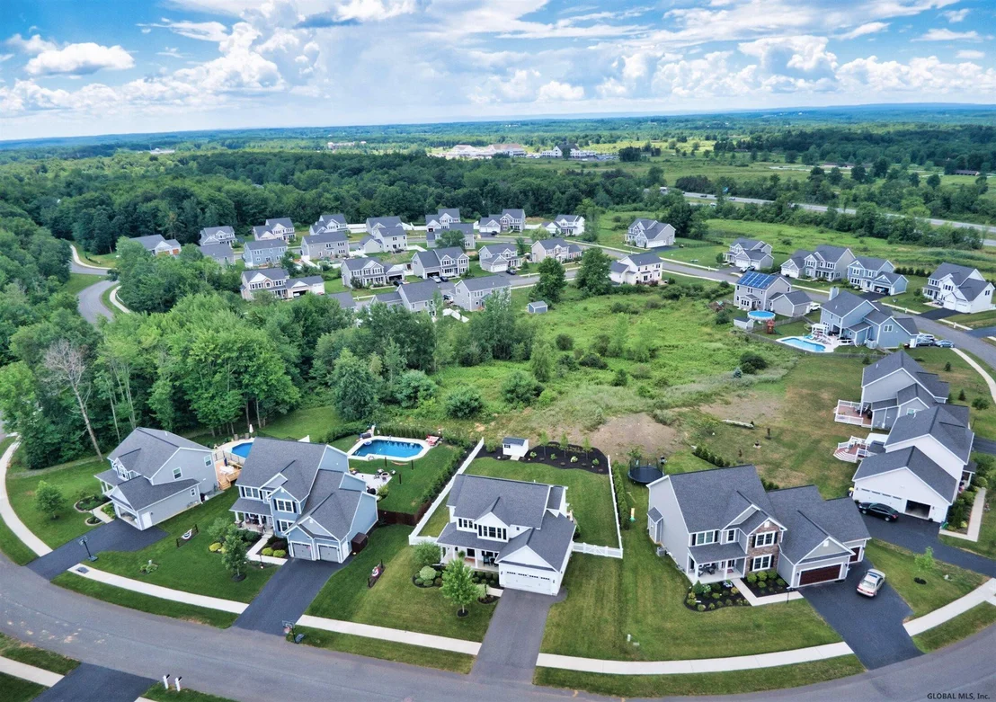 Photo of 26 MAIDEN Circle