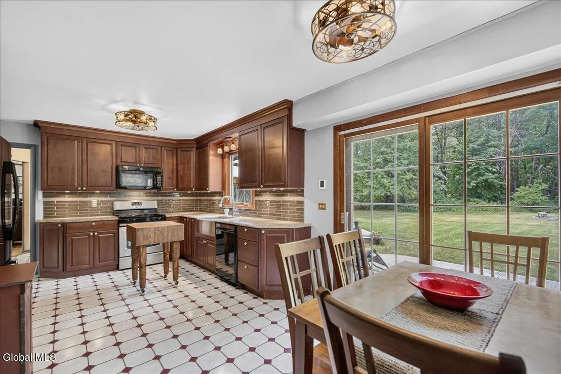 Photo of 5 Thunderbird Drive