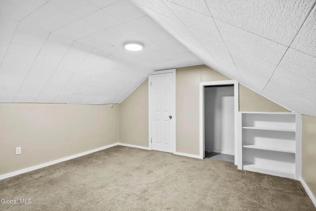 Photo of 1083 Inner Drive