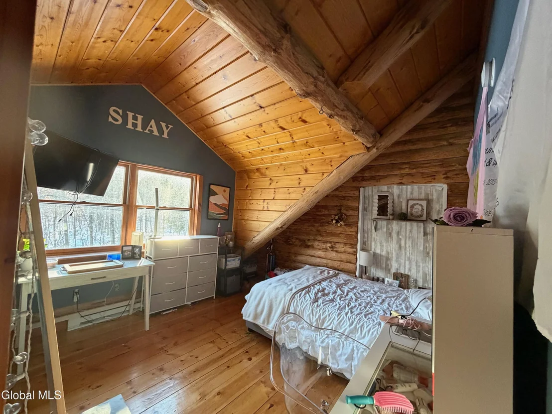 Photo of 75 Forest Way