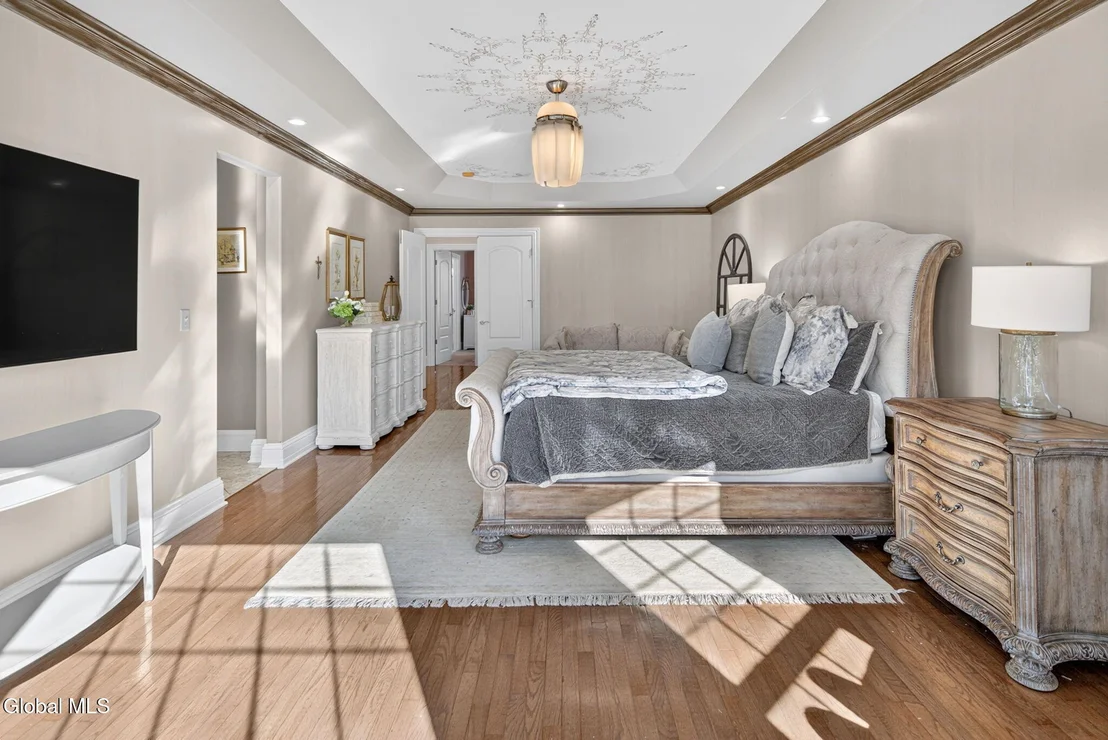 Photo of 245 Menlo Park Road