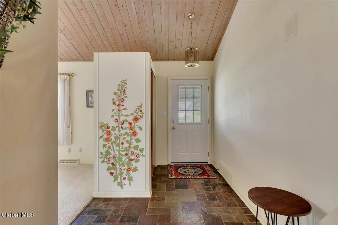 Photo of 109 Oakwood Drive