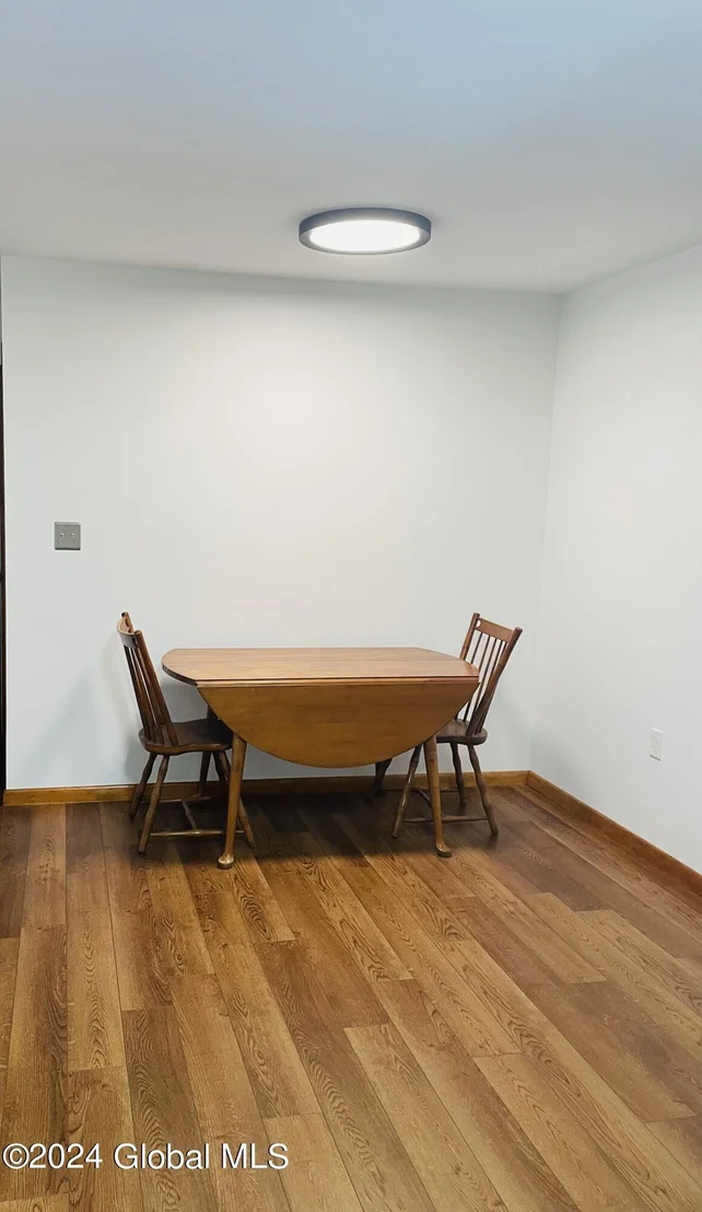Photo of 8 Wall Street