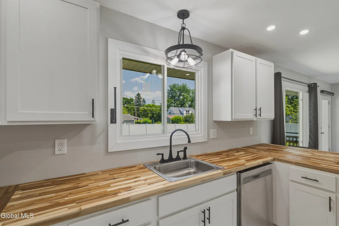 Photo of 10 Kasper Drive