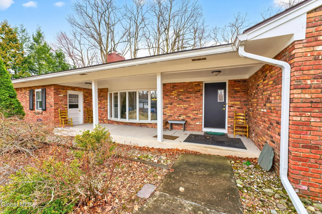 Photo of 7 N Maple Lane