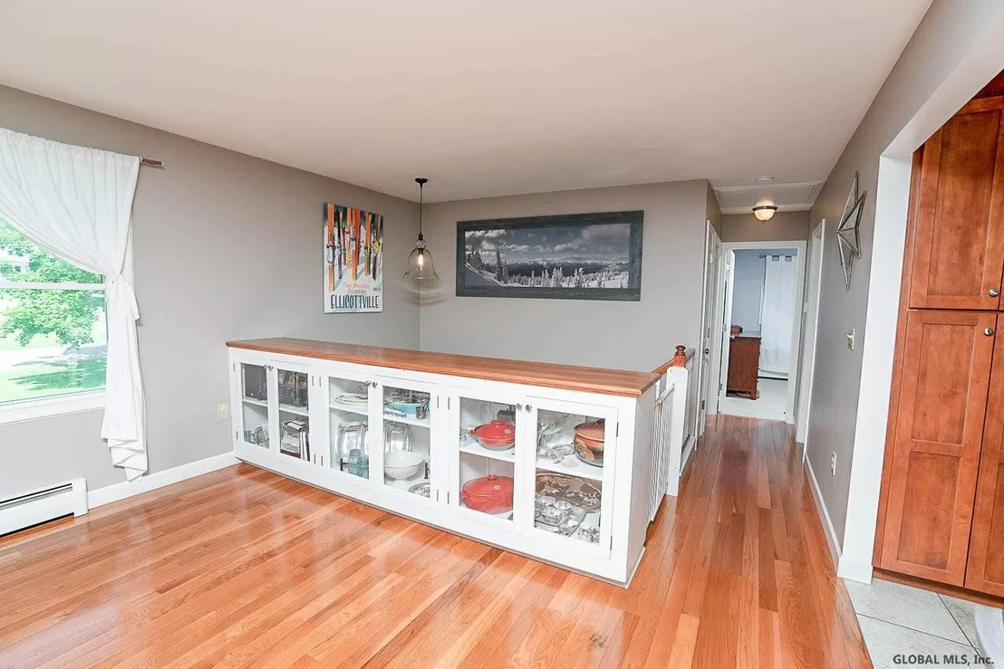 Photo of 31 OXFORD Circle