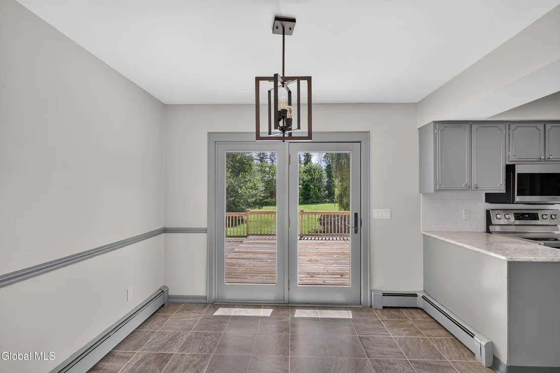 Photo of 137 Mammoth Spring Road