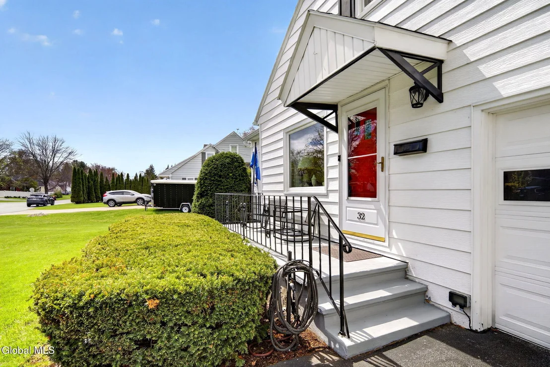 Photo of 32 Puritan Drive