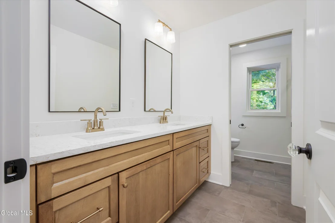 Photo of 1737 Crescent Road