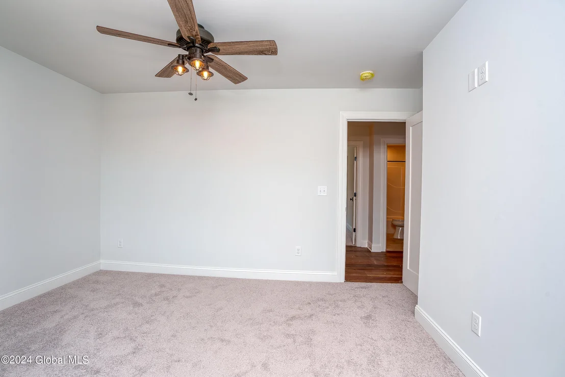 Photo of 245 Sharpe Road