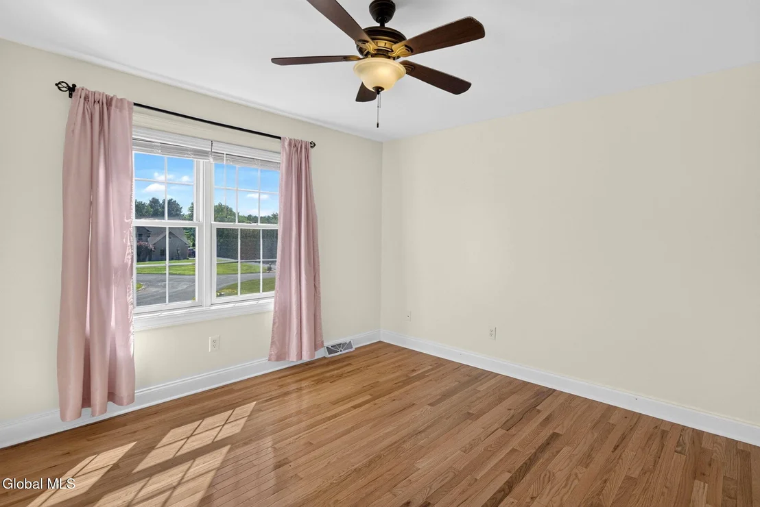 Photo of 5 Normandy Square