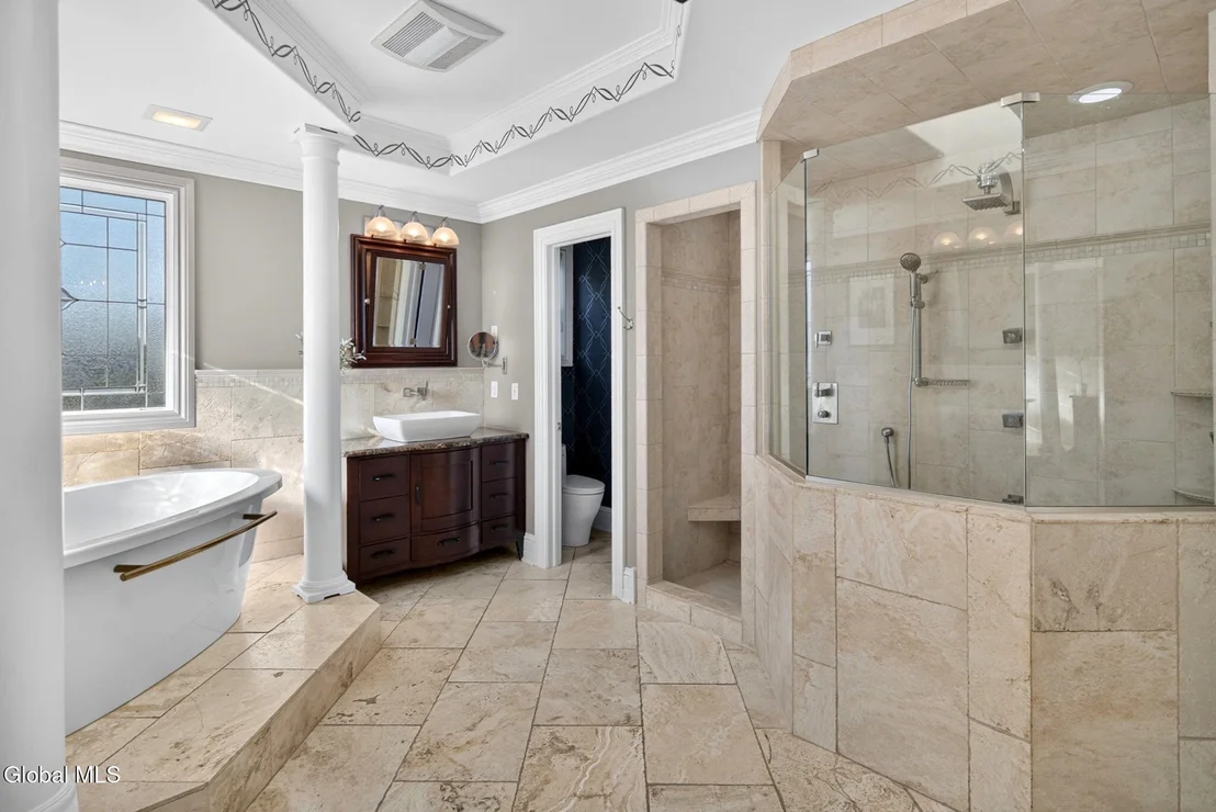 Photo of 245 Menlo Park Road
