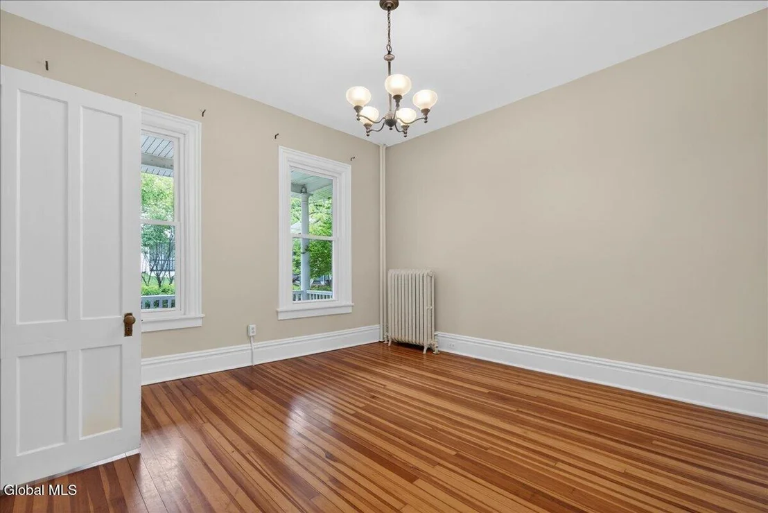 Photo of 121 Maple Avenue