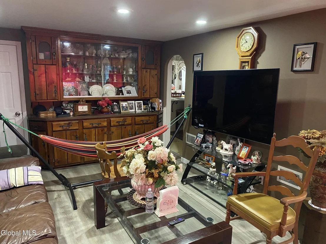 Photo of 817 Holland Road