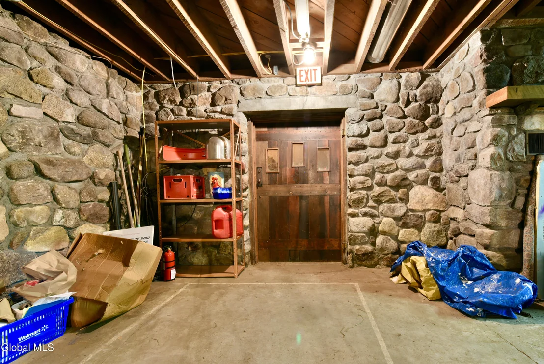 Photo of 746 Howe Road