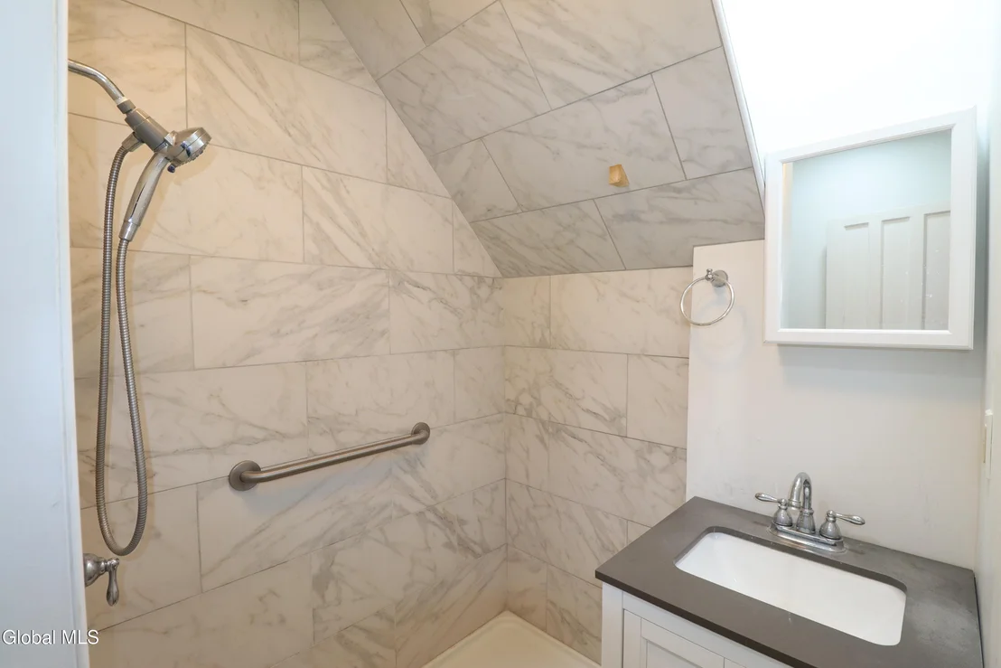 Photo of 10 Daggett Terrace