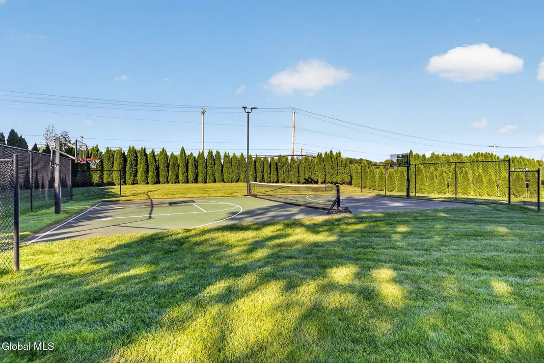 Photo of 245 Menlo Park Road
