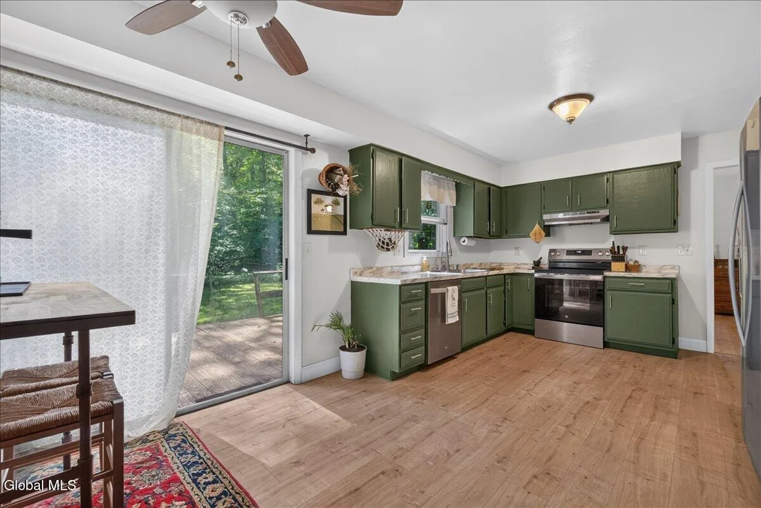 Photo of 8 Cypress Pt