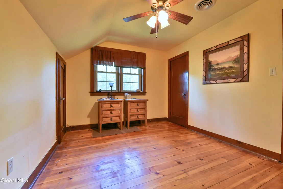Photo of 746 Howe Road