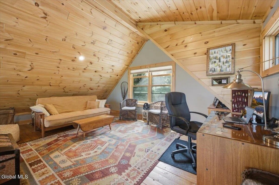 Photo of 1482 Tupper Road