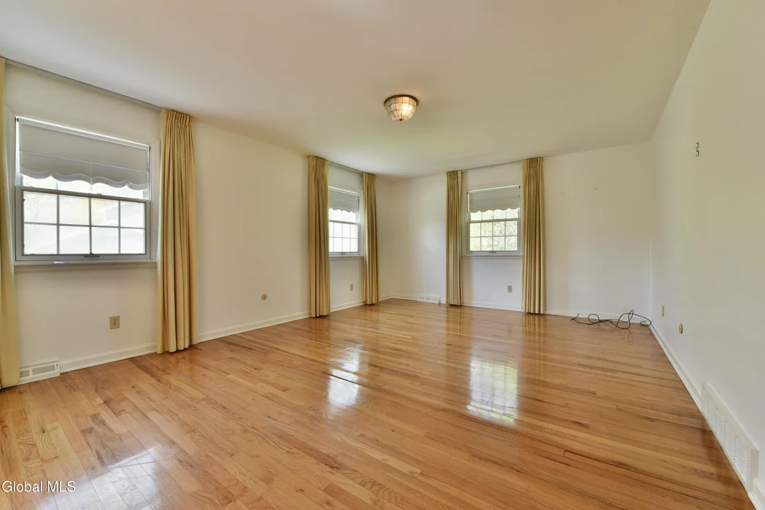 Photo of 1205 Viewmont Drive