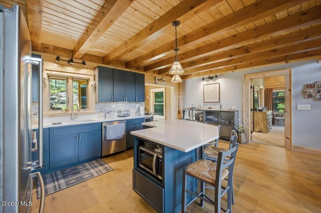 Photo of 1482 Tupper Road