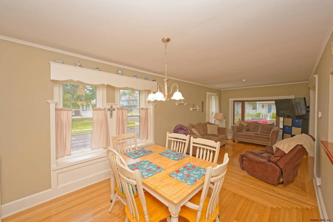 Photo of 115 1ST Street